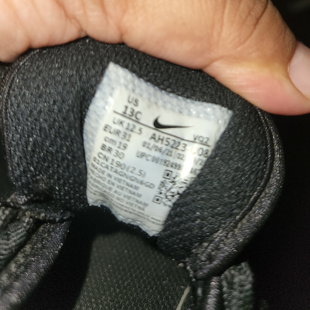 Nike - Picture 2 of 3